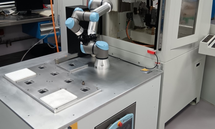 Cellule cobot de chargement d'un centre d'usinage